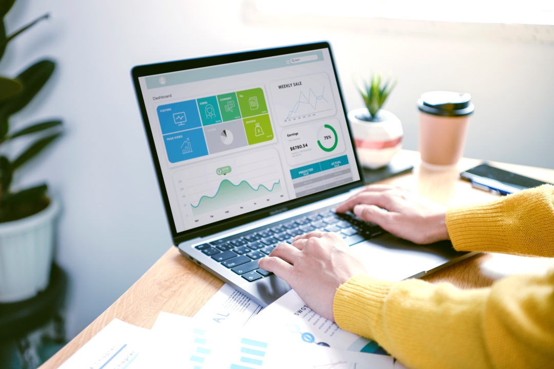 Relatório de Horas Trabalhadas: veja como funciona na QRPoint!