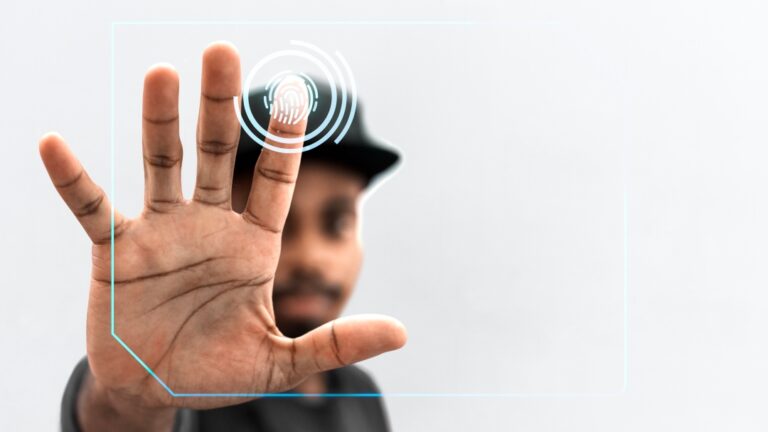Comprovante de ponto na QRPoint: como funciona?